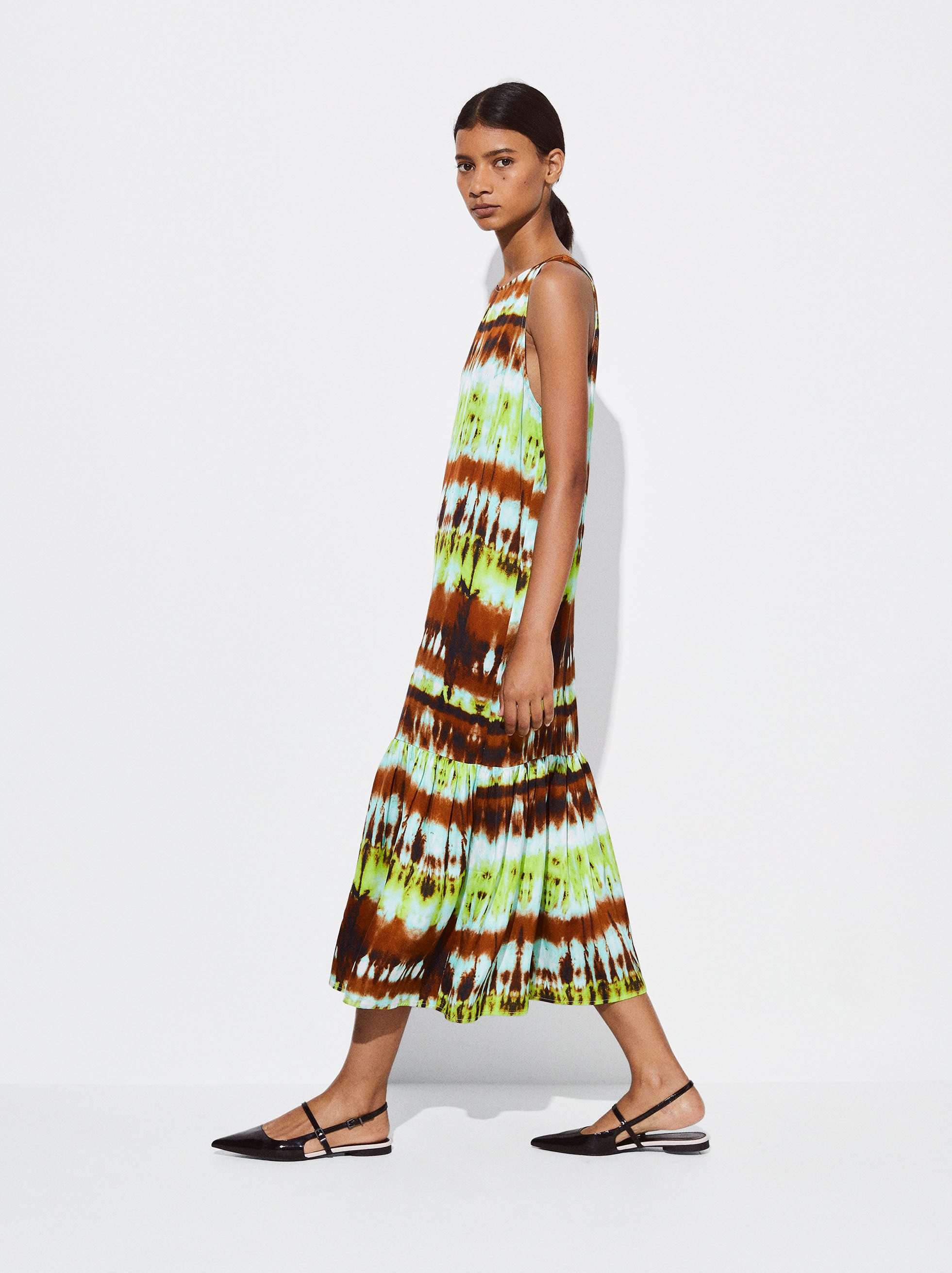 Robe Caftan Sans Manches Tie-Dye Brodée - Taille Unique (Tour De Poitrine Max 48.5 Pouces) - Léger, Parfait Pour Été, Plage Ou Détente