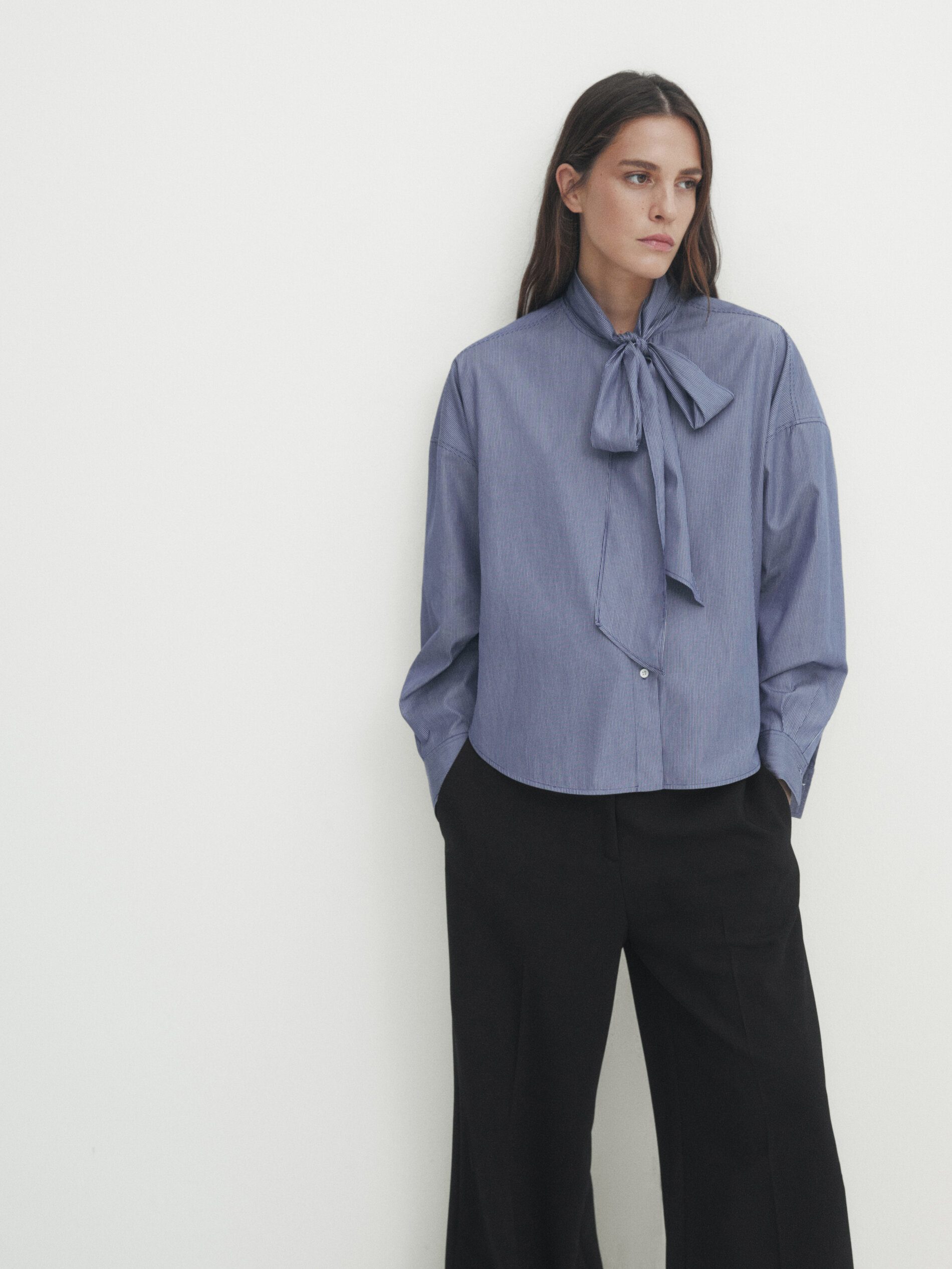 Black Friday de Massimo Dutti : chemise à prix réduit.