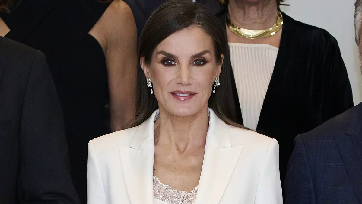 Le look de Letizia aux Francisco Cerecedo Awards est un triple S : élégant, tendance et flatteur