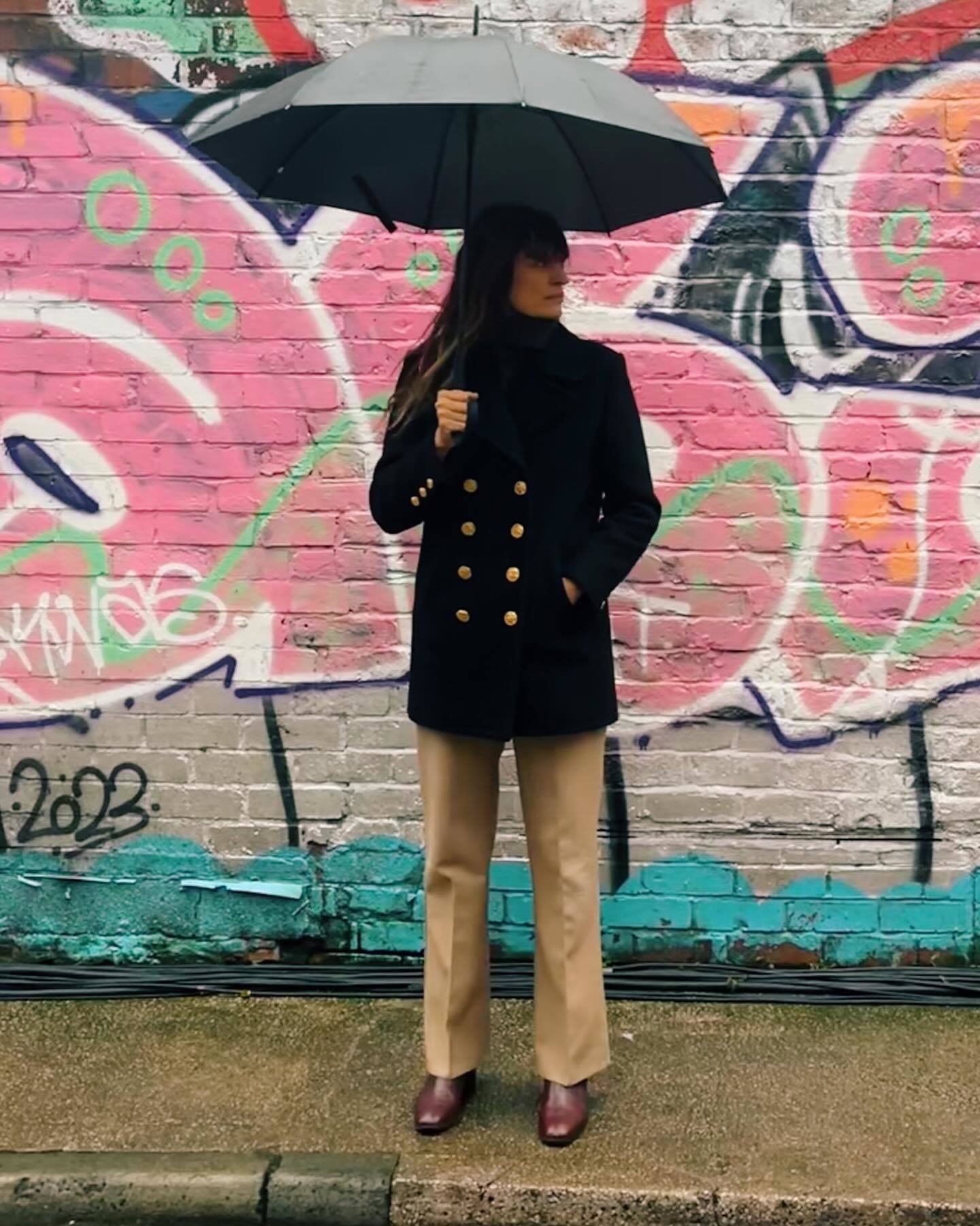 Caroline de Maigret avec une veste