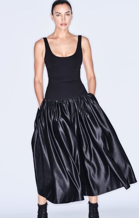 Robe Zara taille basse (89,95 euros).
