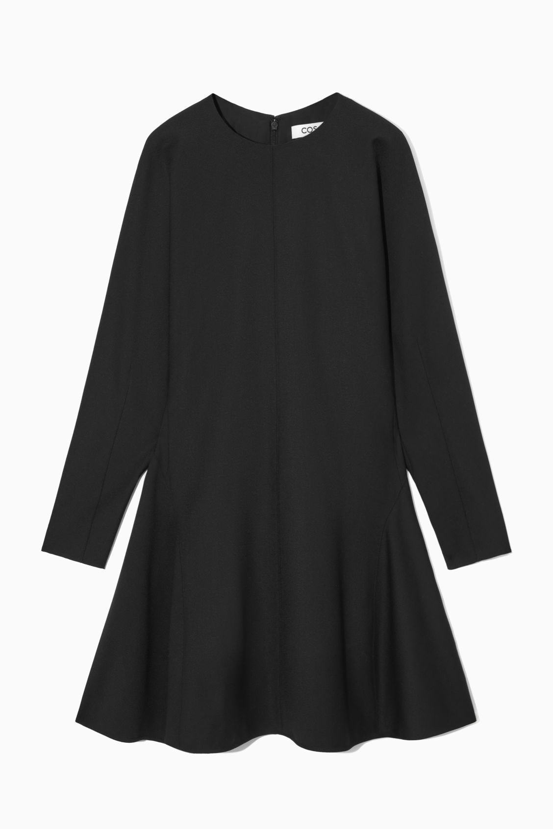 Mini robe noire COS (115 euros).