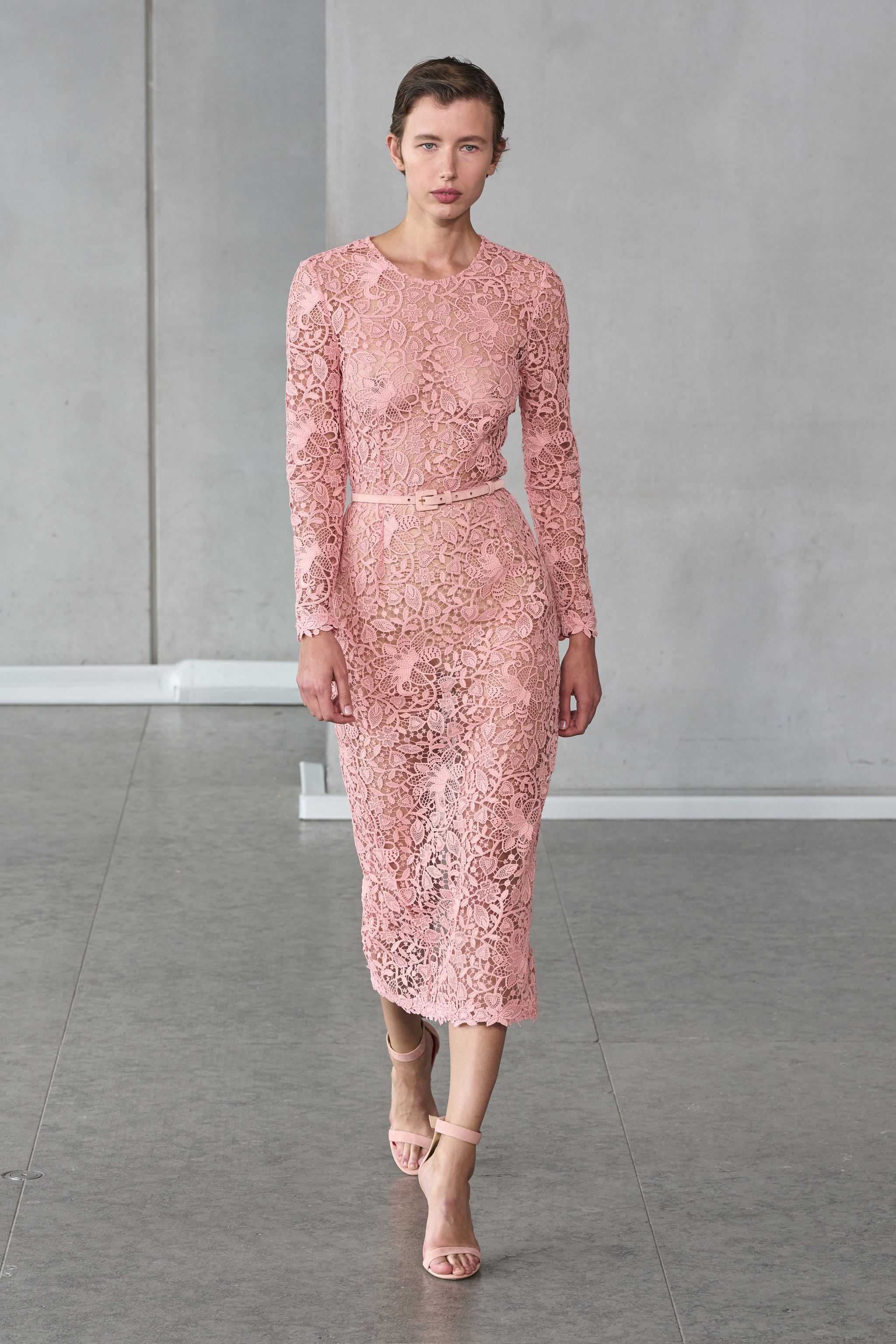 Look du défilé Carolina Herrera printemps-été 2024.