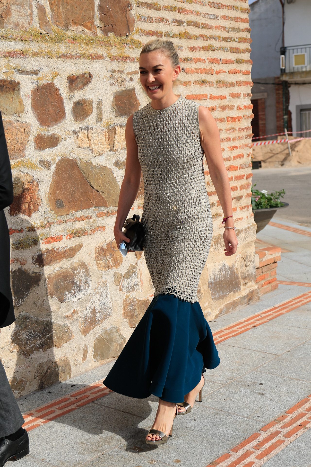 Marta Ortega, invitée au mariage, vêtue d'une robe Valentino.