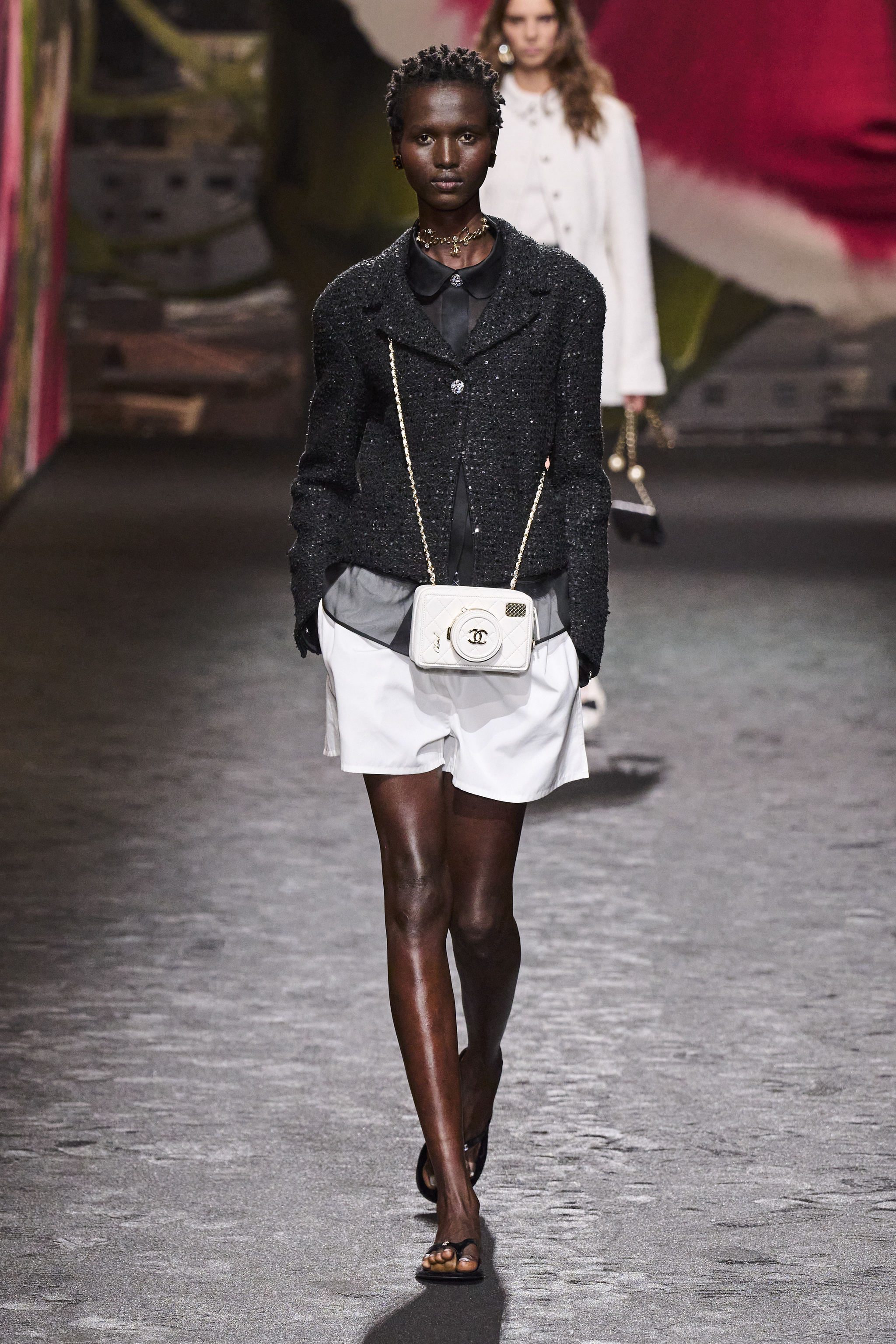 Look Chanel de sa collection