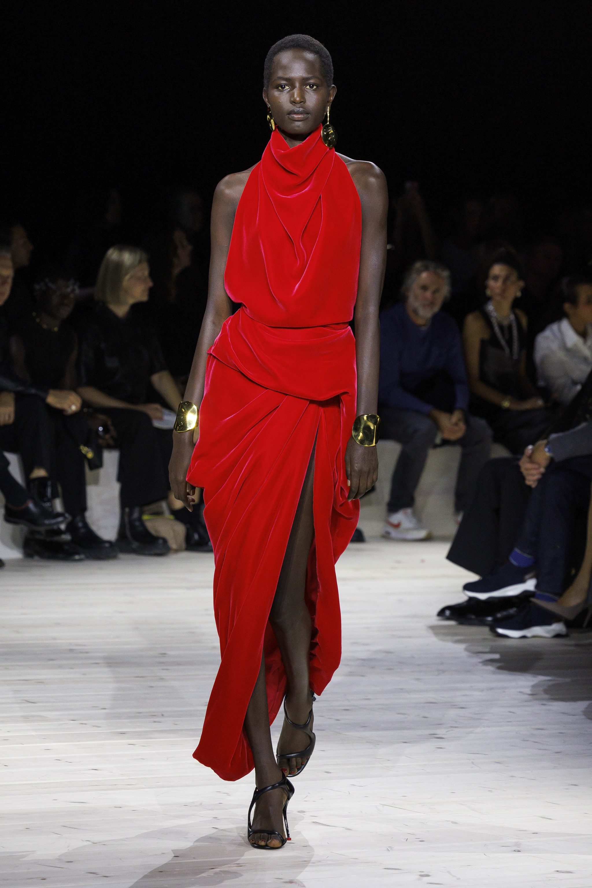 Le look d'Alexander McQueen issu de sa collection