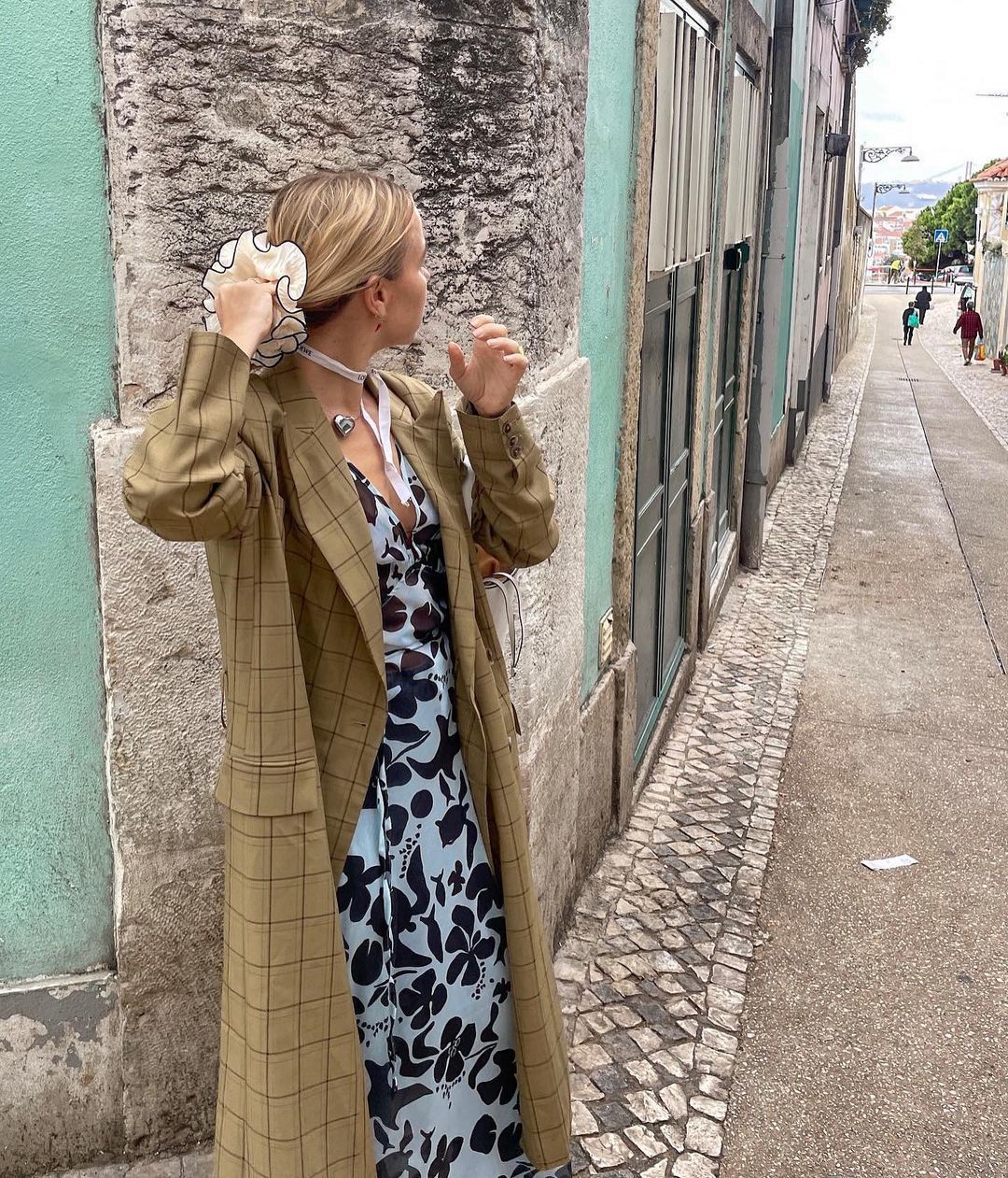 Look 2 de Sophia Molen : mélange d'imprimés, à la manière des filles portugaises