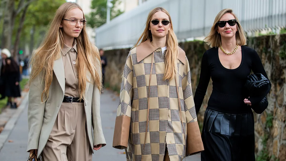 Tous les stylistes que je connais profitent de ce mois pour acheter ces vêtements (dont votre garde-robe a aussi besoin)