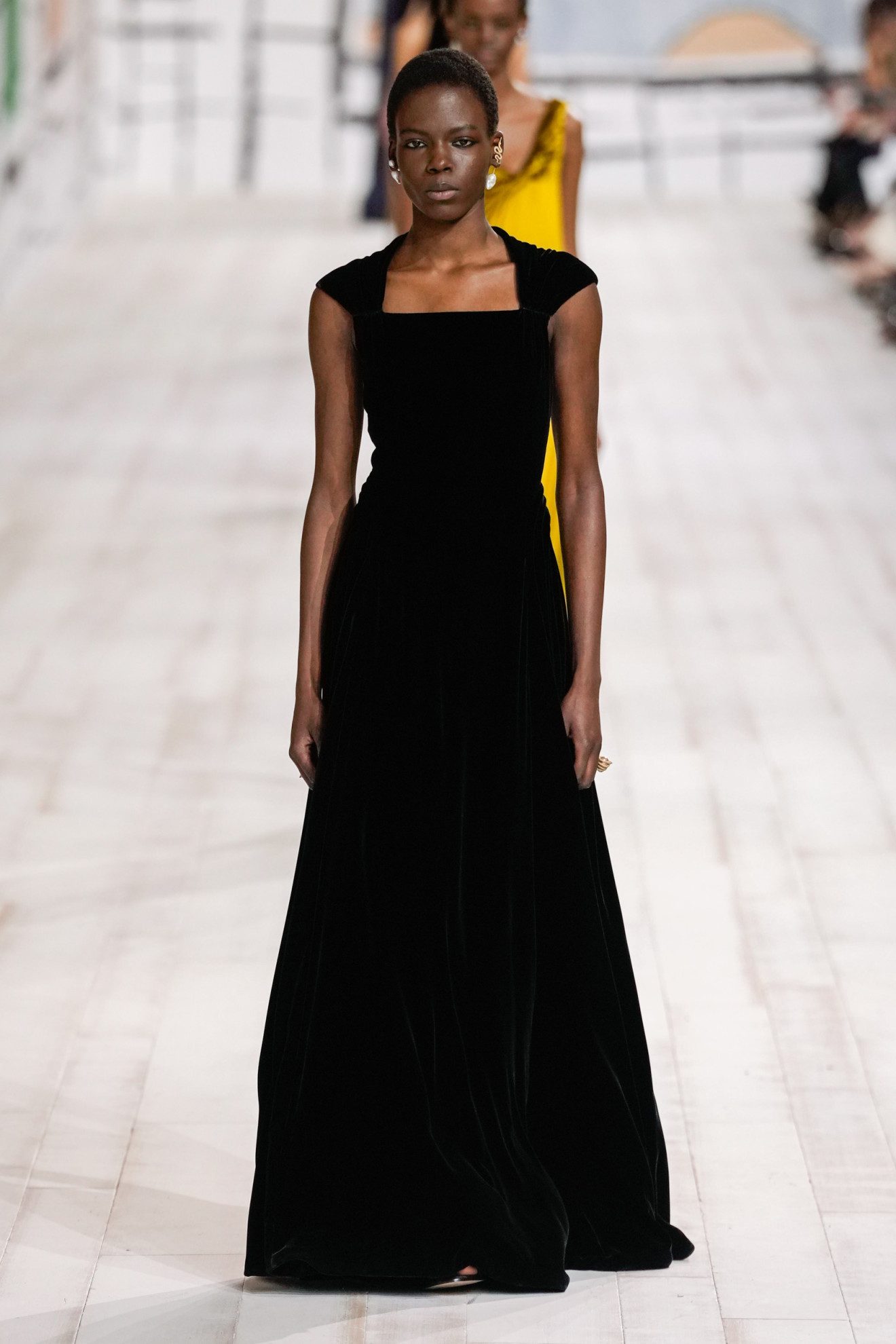 Une des robes noires du défilé Dior Haute Couture.