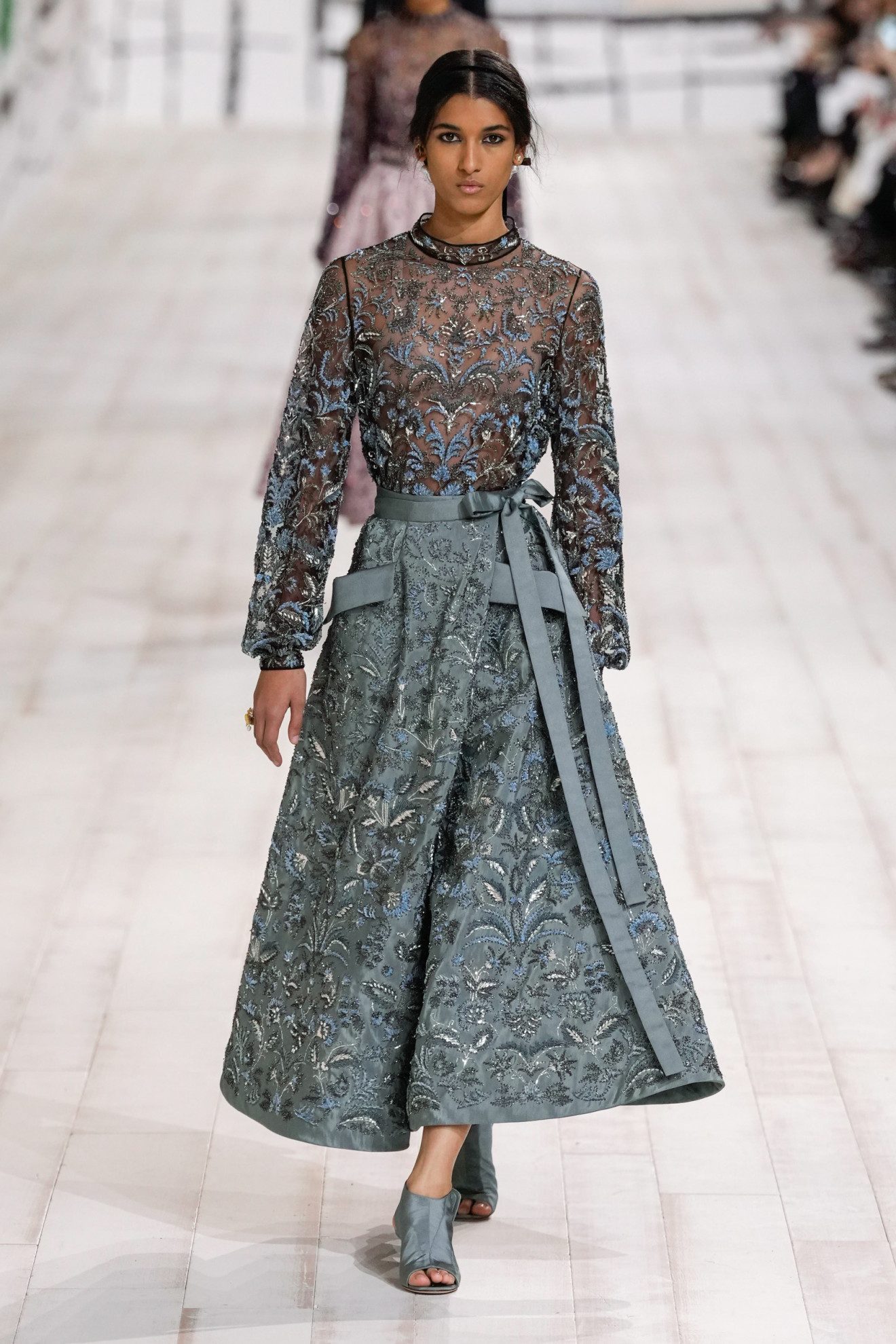 Un des looks du défilé Dior Haute Couture.