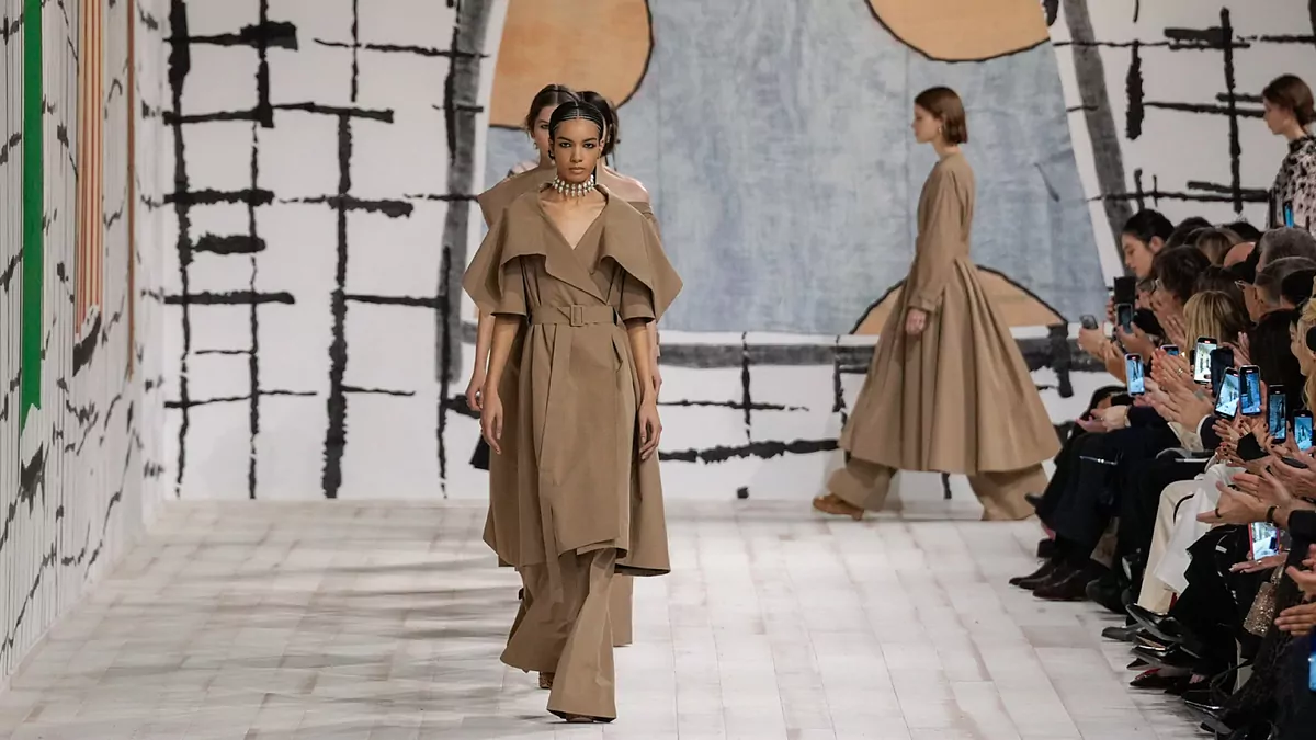 Les 5 tendances qui nous ont captivés au défilé Dior Haute Couture printemps été 2024