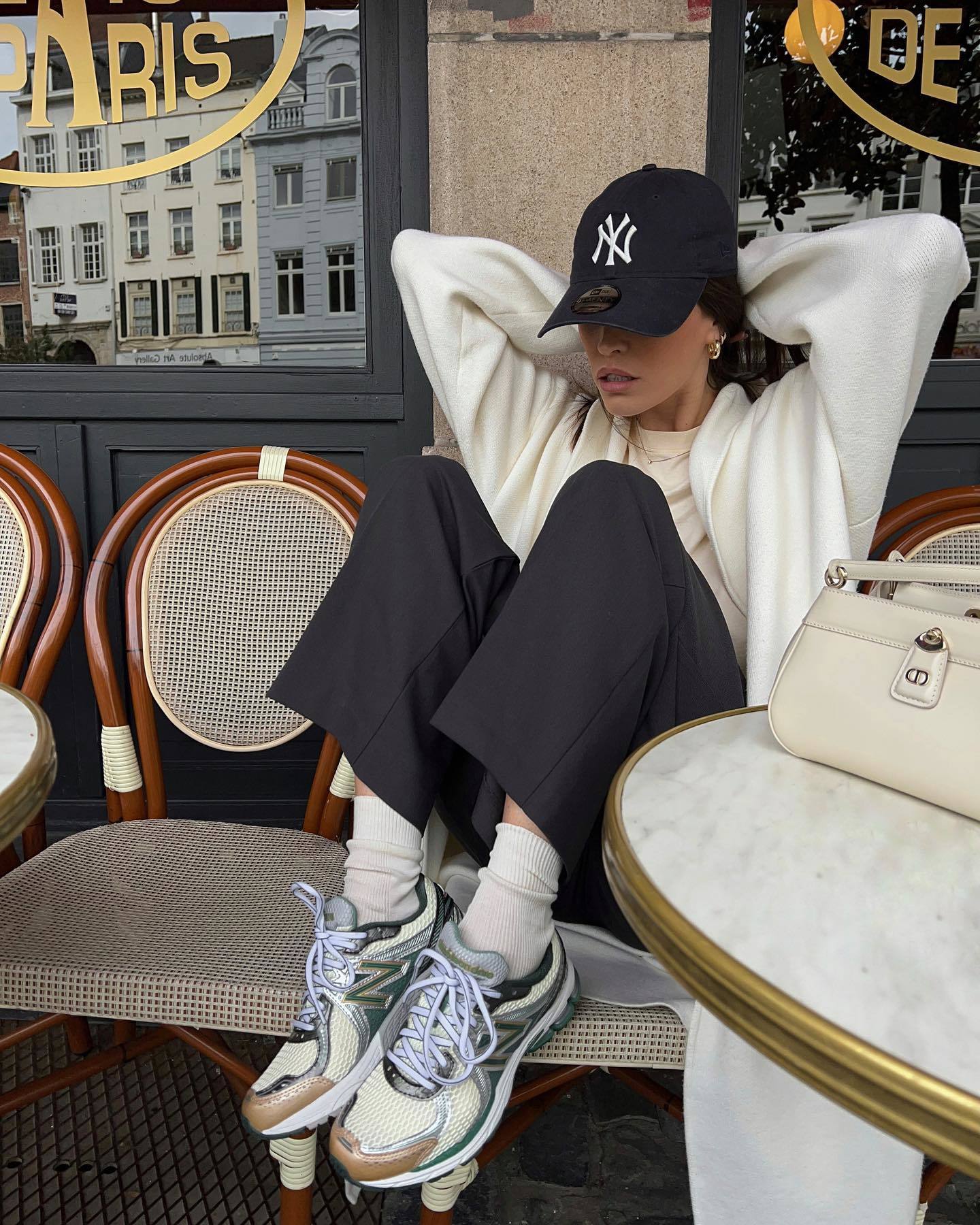 Alison Toby avec la New Balance 860V2.