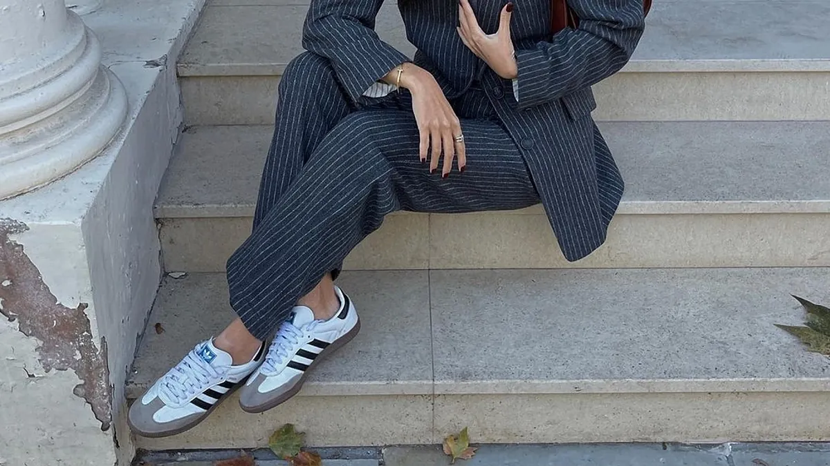 L'experte de la mode qui porte (presque) toujours des baskets a 5 looks infaillibles avec lesquels les associer