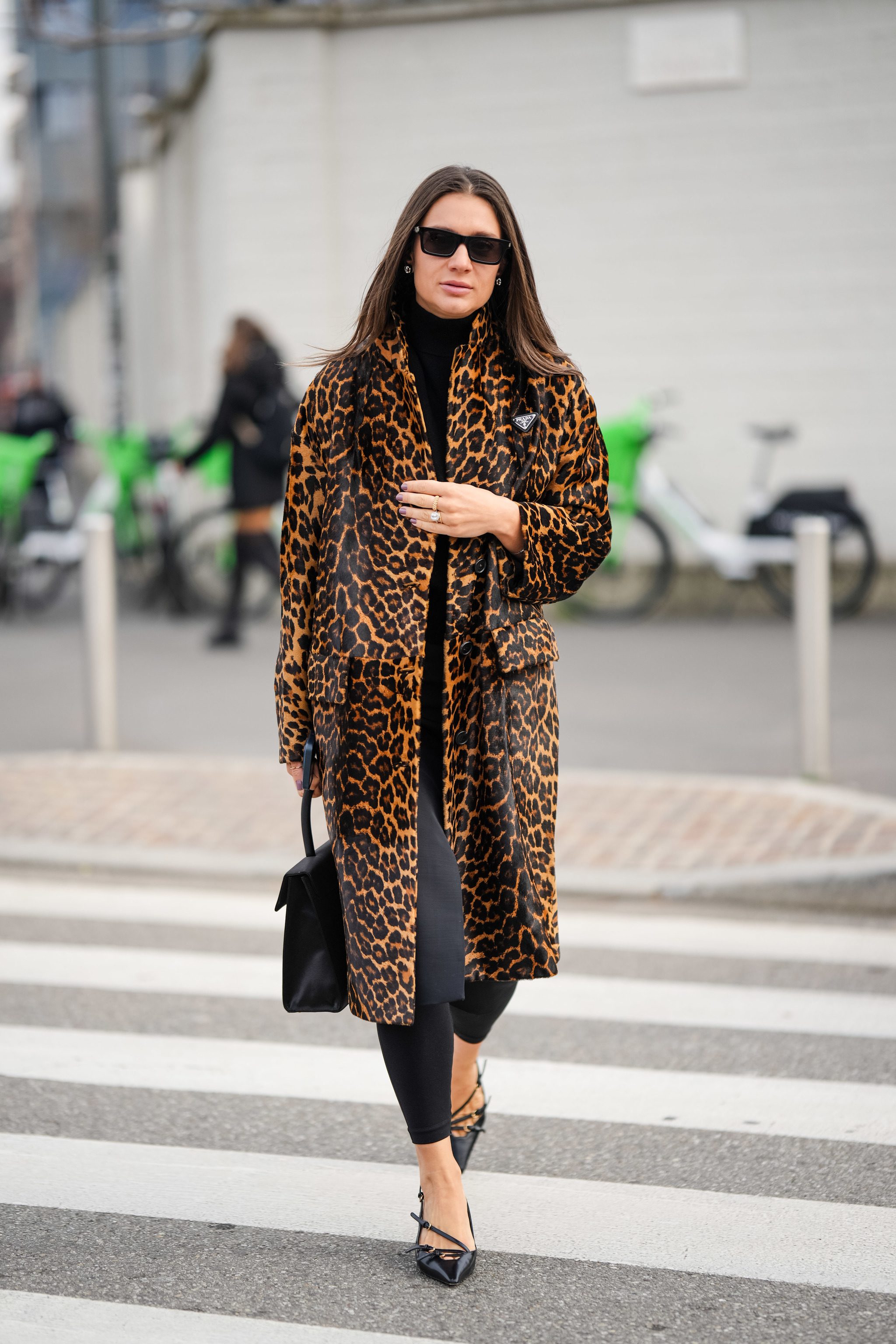 Look sophistiqué avec des leggings à la Mil Men's Fashion Week