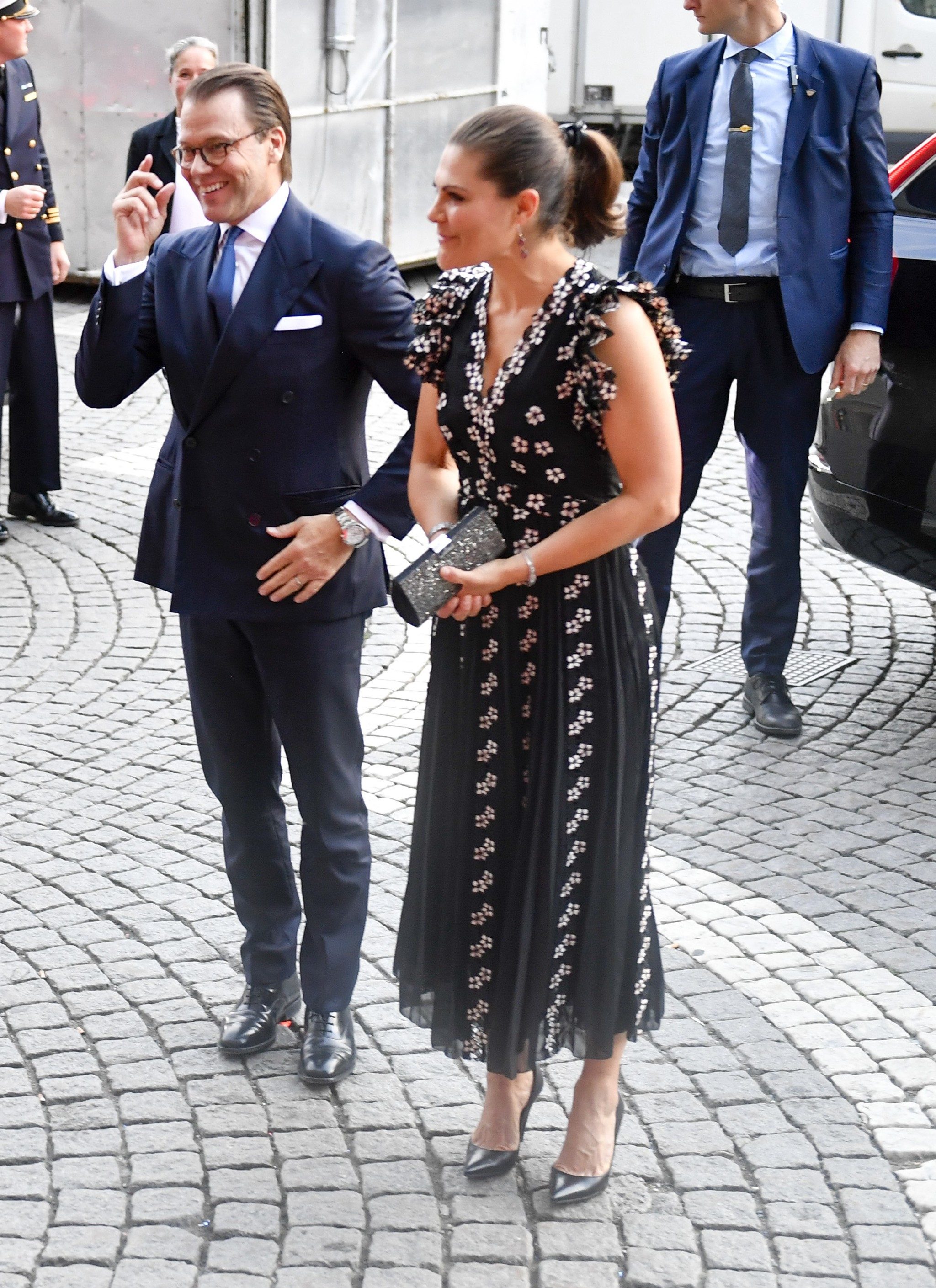 Victoria de Suède dans une robe Giambattista Valli x H&M.