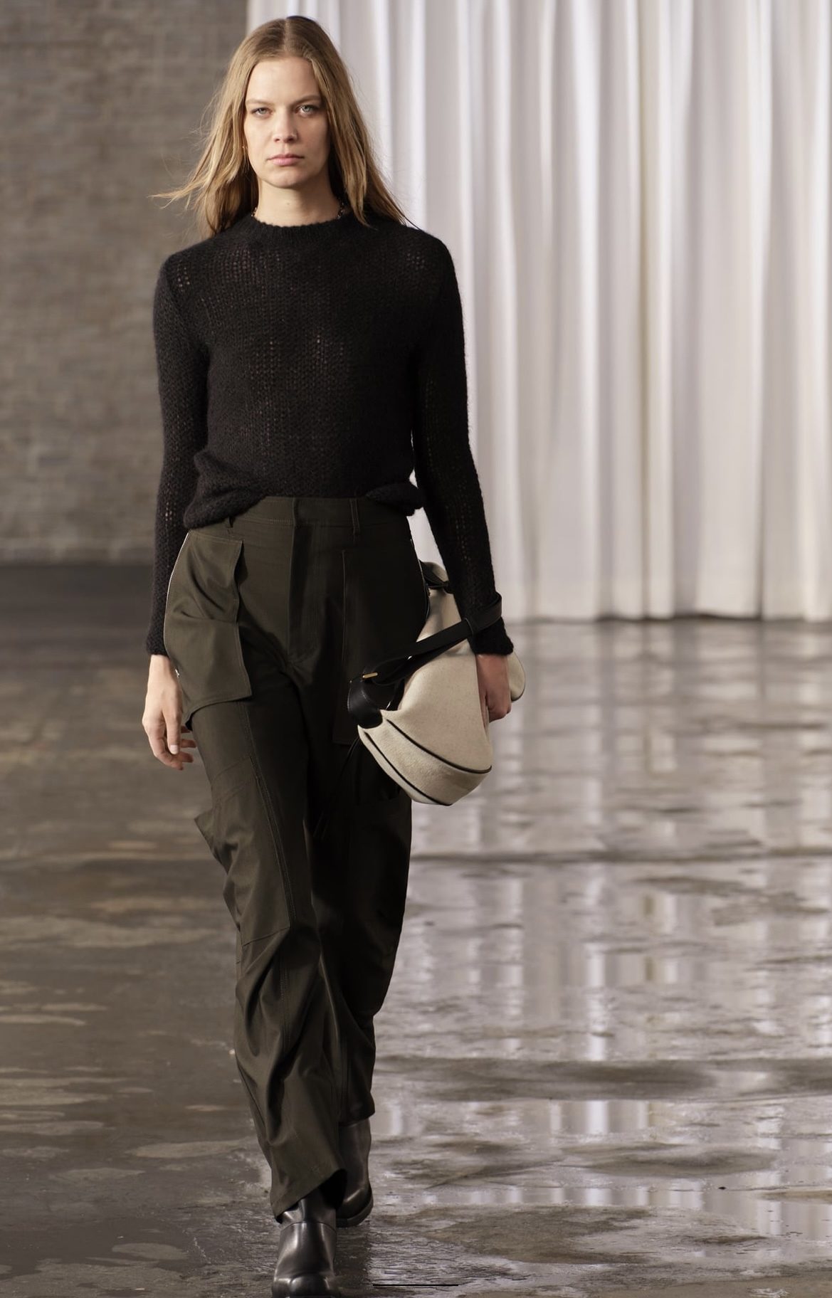 Pantalon cargo Zara (59,95 euros).