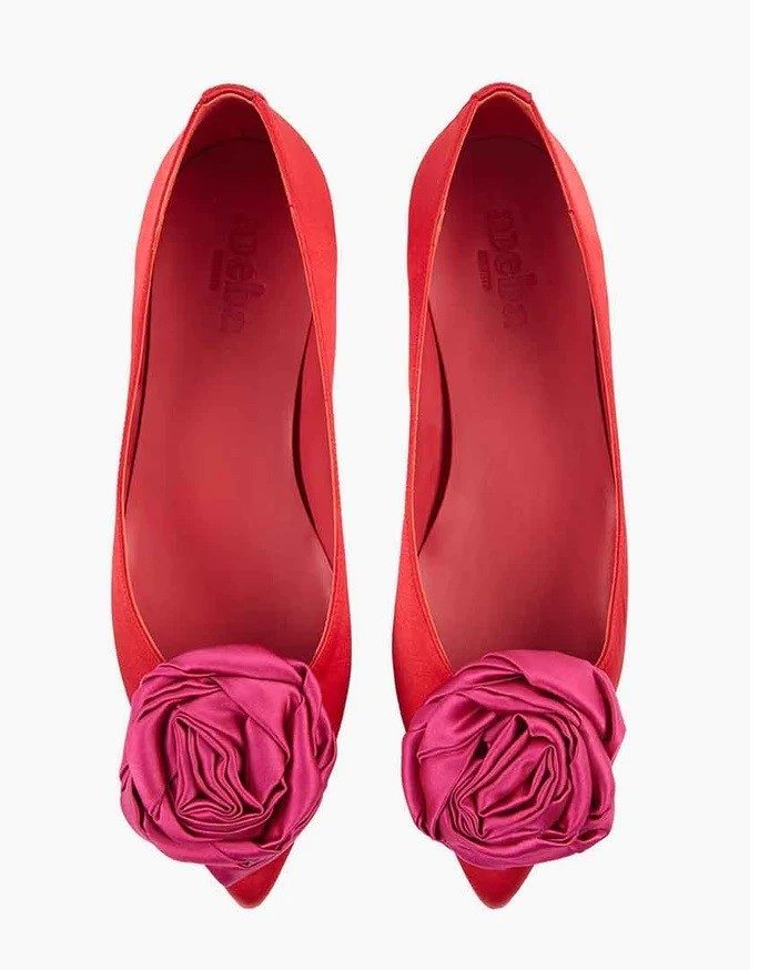 Ballerines en satin, Adeba.