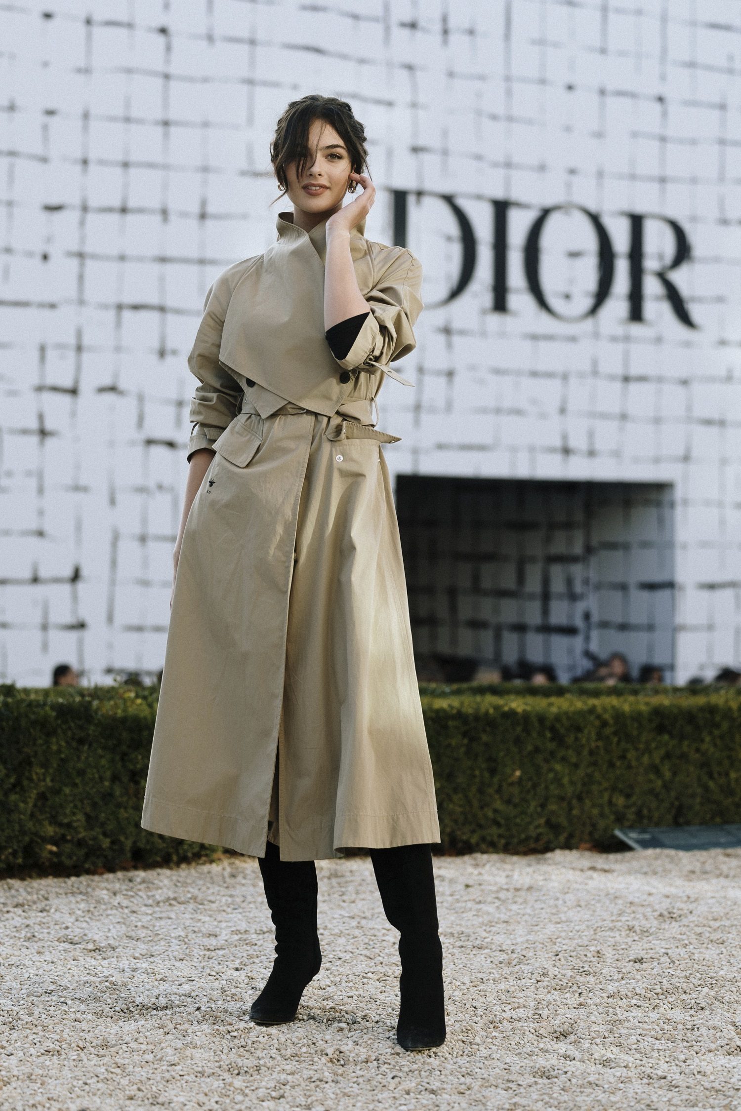 Trench Dior avec motif différent.