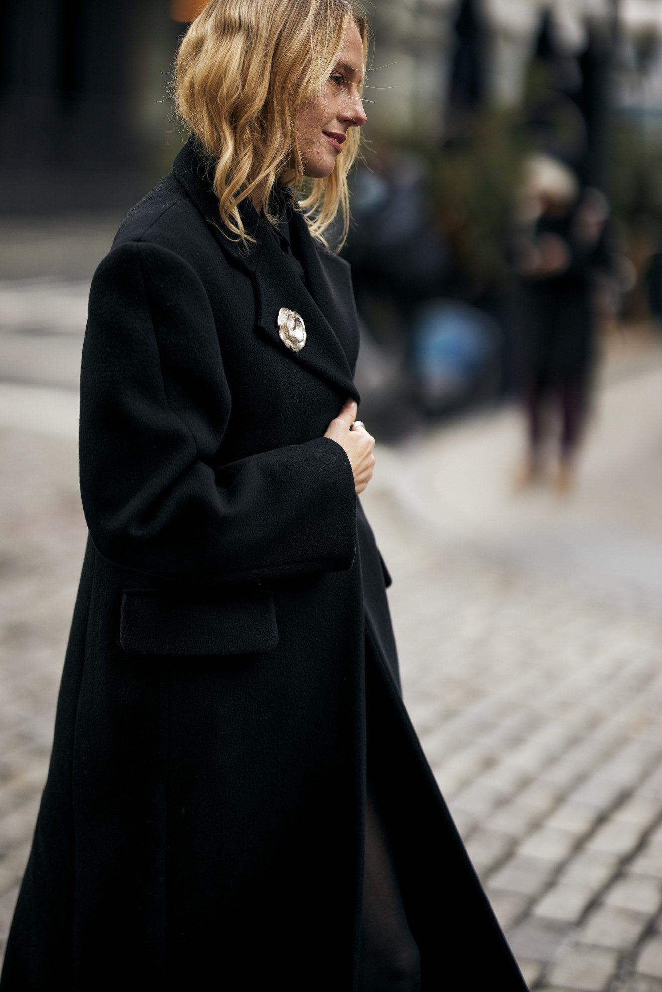La broche est l’accessoire préféré des experts de la mode.