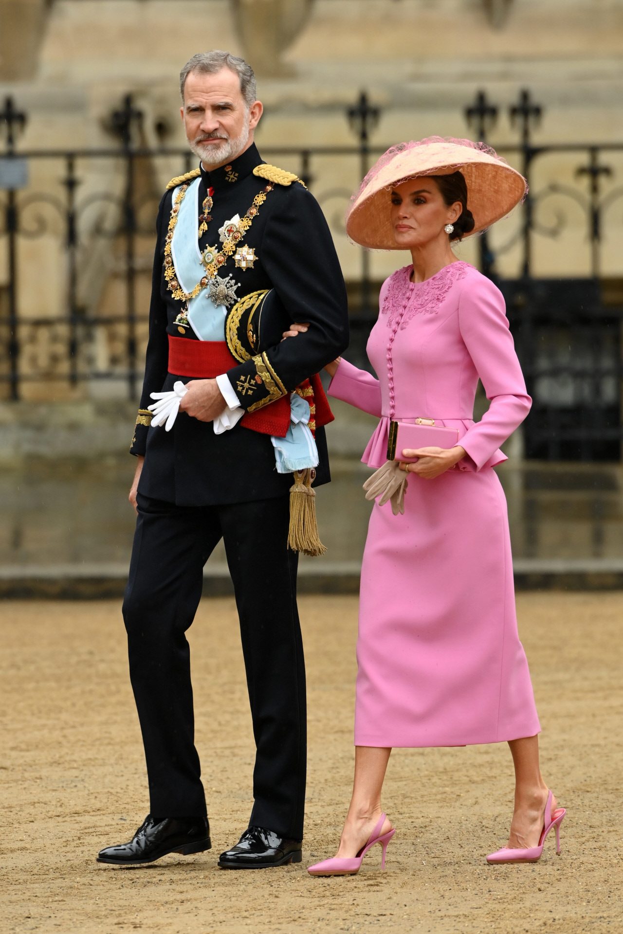 La reine Letizia habillée en Carolina Herrera, lors du couronnement