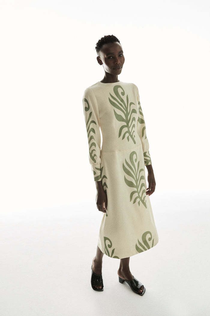 Robe midi en soie par Valeria Cotoner.