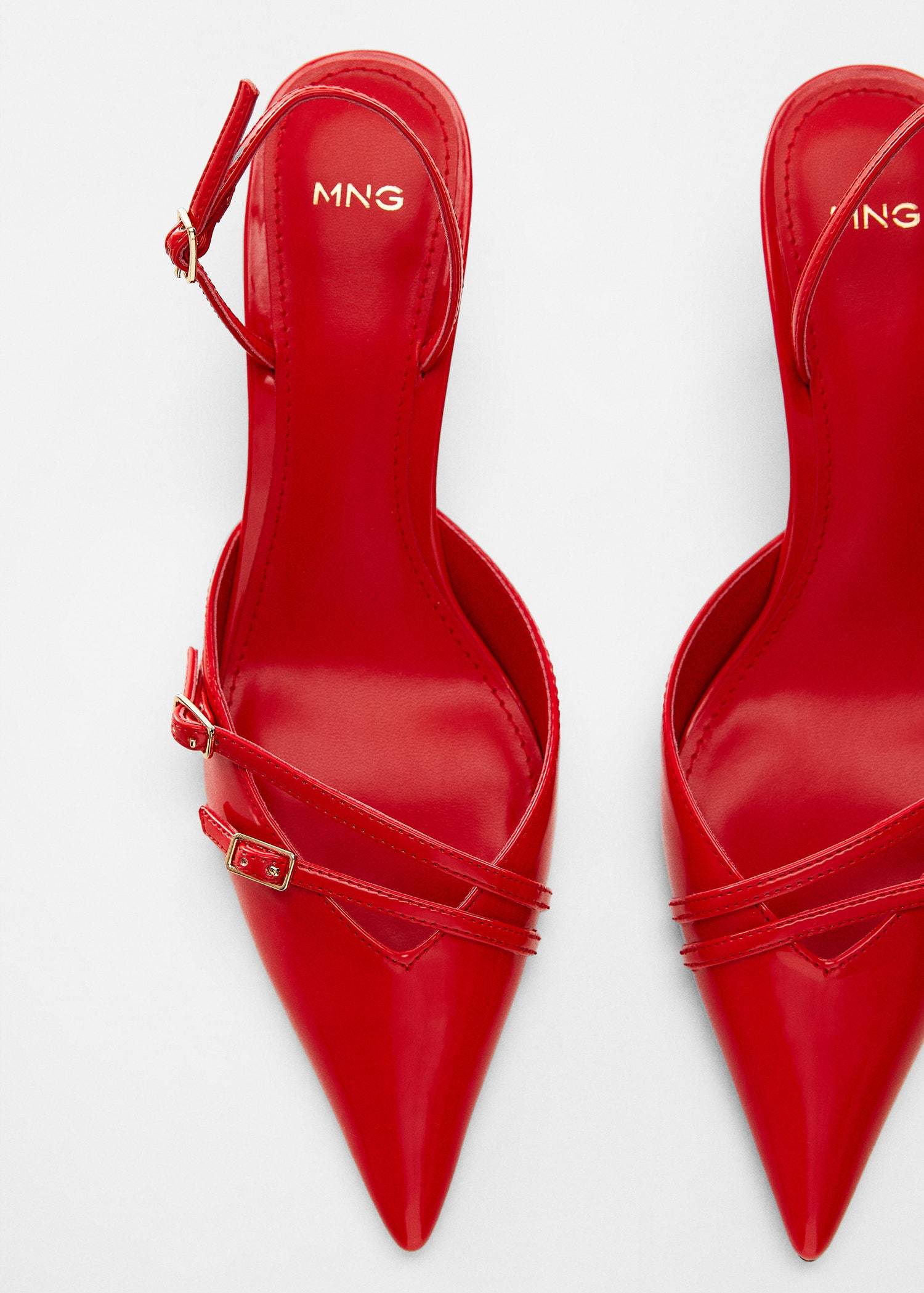 Escarpins rouge mangue.