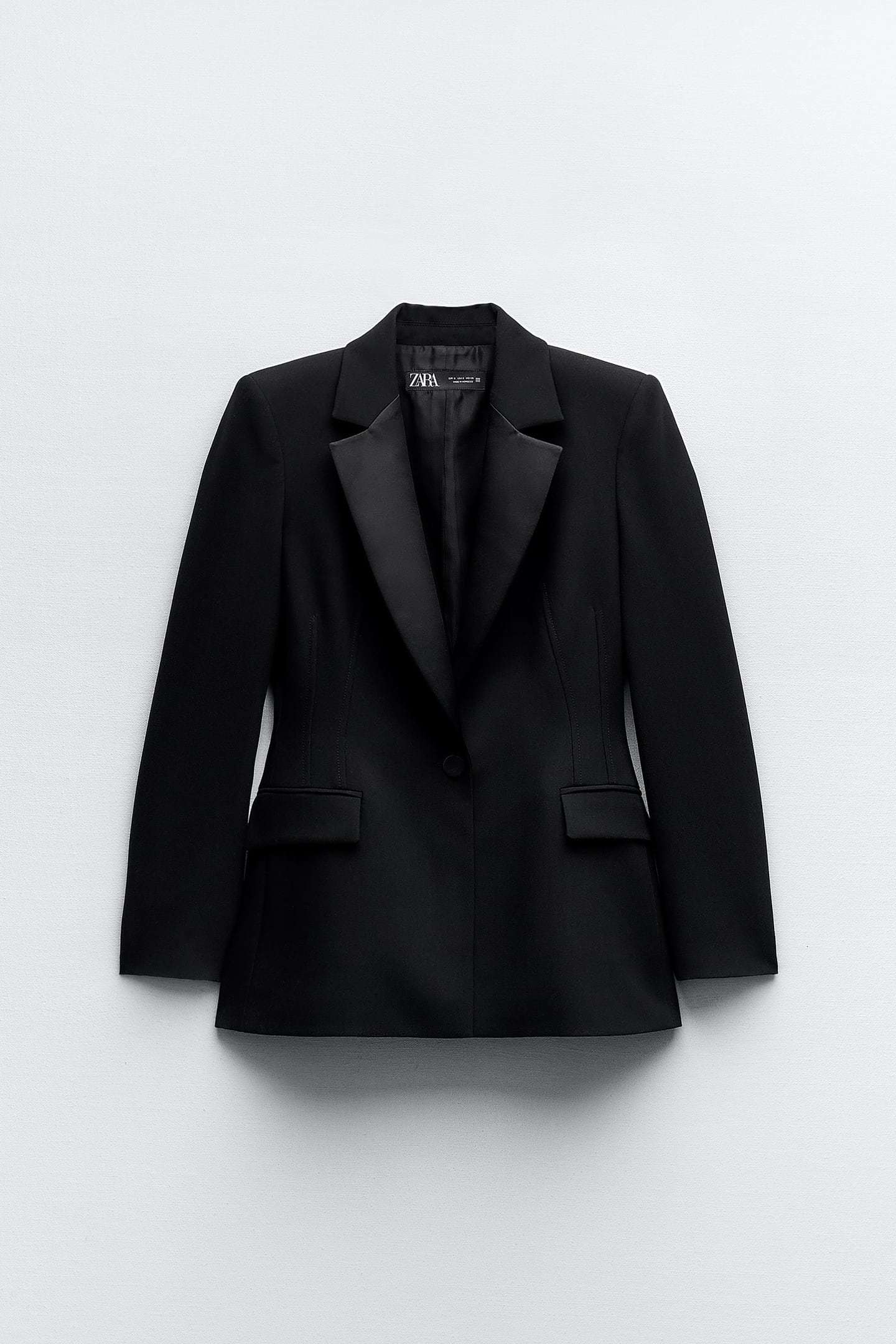 Veste de smoking ajustée Zara.