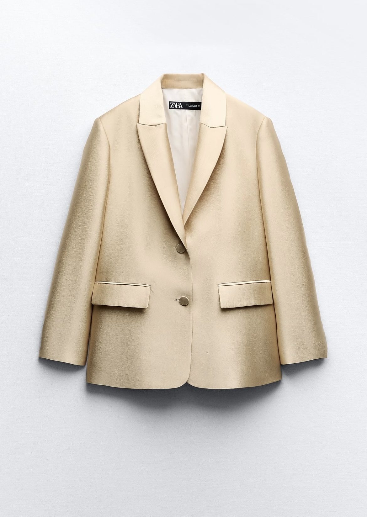 Des vêtements Zara qui semblent provenir de marques de luxe