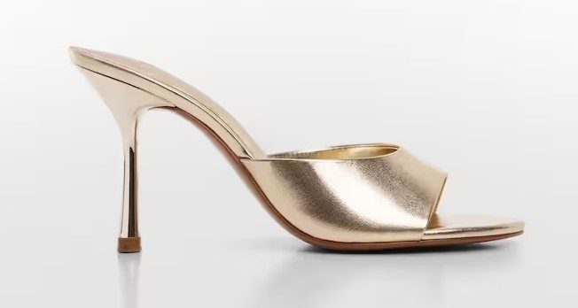 Sandales mules dorées Mango.
