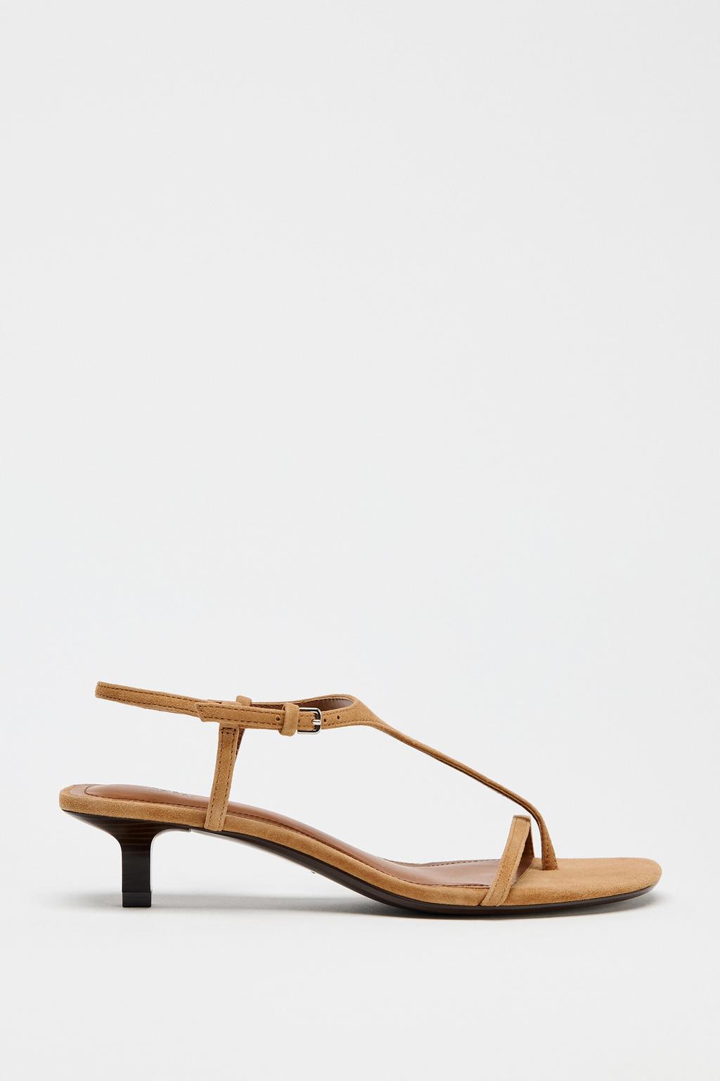 Sandale de Suede de Zara (39,95 euros).