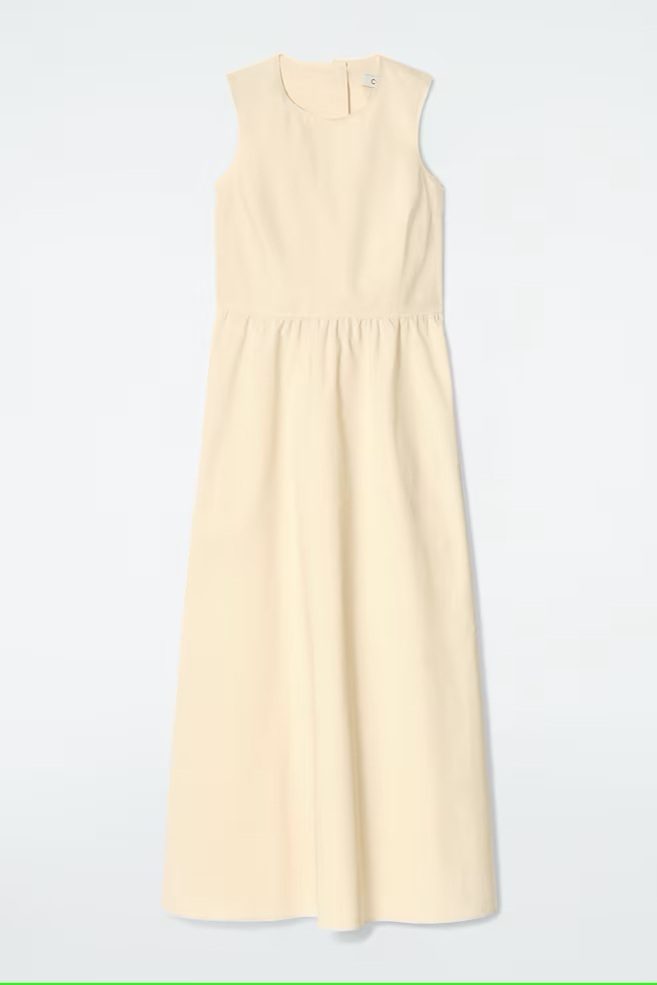Robe cos en beurre jaune (125 euros).
