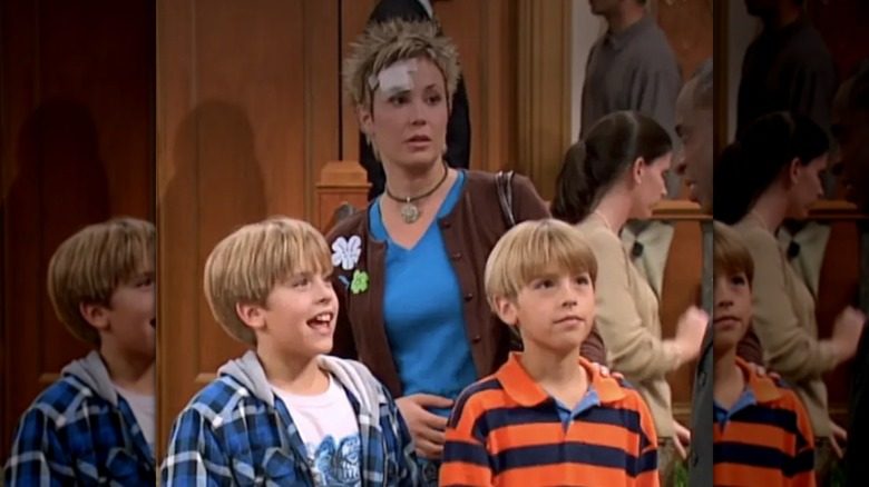 Dylan Sprouse, Cole Sprouse et Kim Rhodes filmant la suite de la suite de Zack & Cody