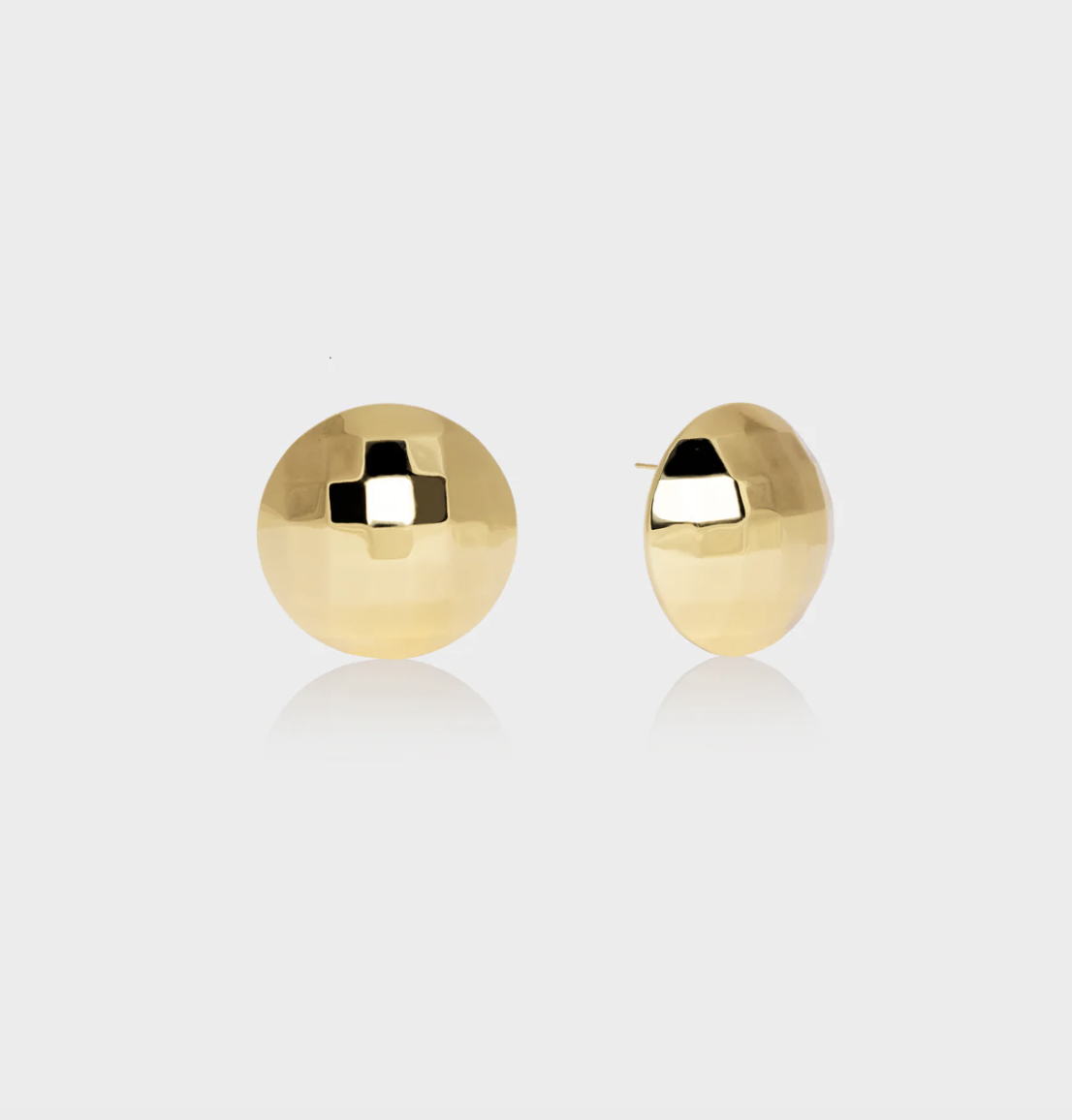 Boucles d'oreilles dorées (65 euros)