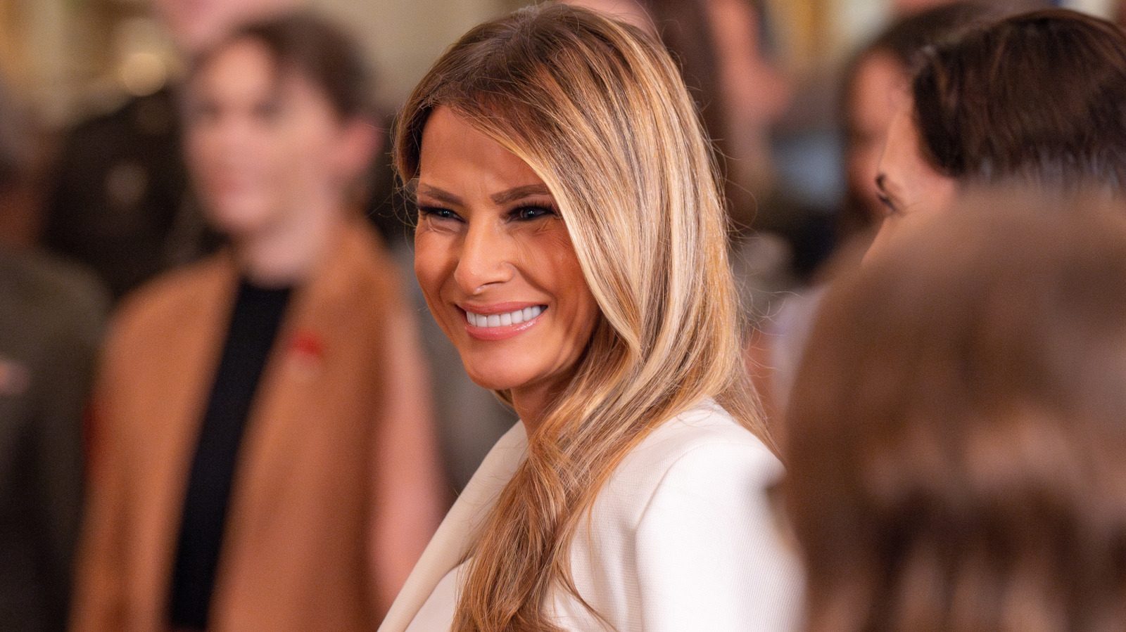 La robe inappropriée inappropriée de Melania Trump qui a presque dépassé la mariée