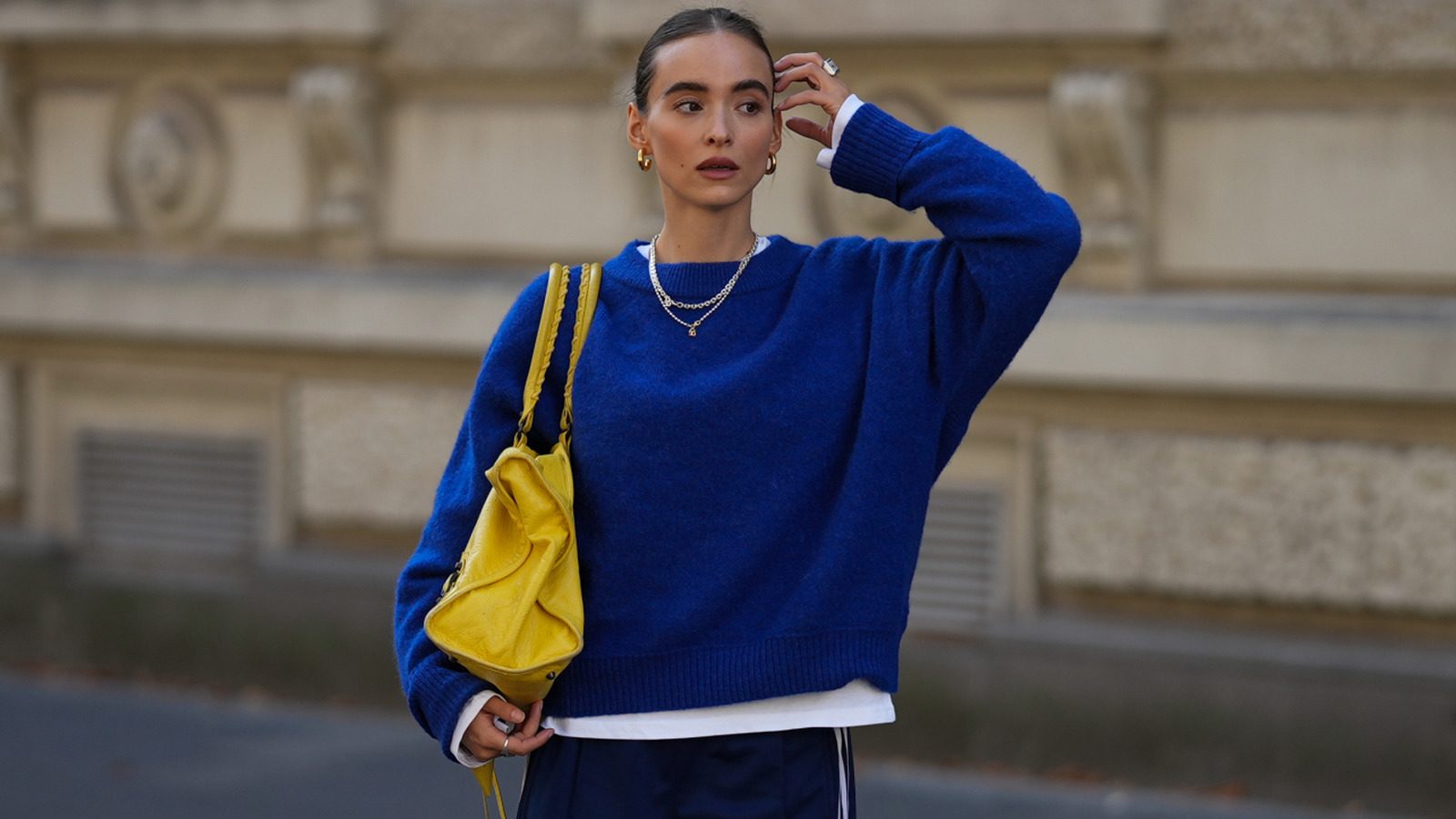 Cette tendance des pantalons à faible effort est là pour toute personne fatiguée des leggings à l'automne 2025
