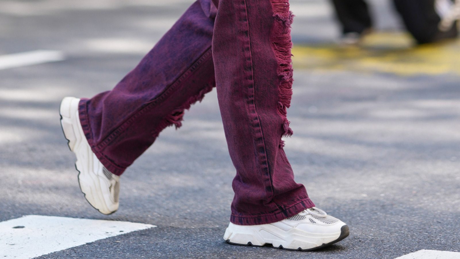 Tendances de chaussures obsolètes à éviter à l’automne 2025 (et quoi porter à la place)