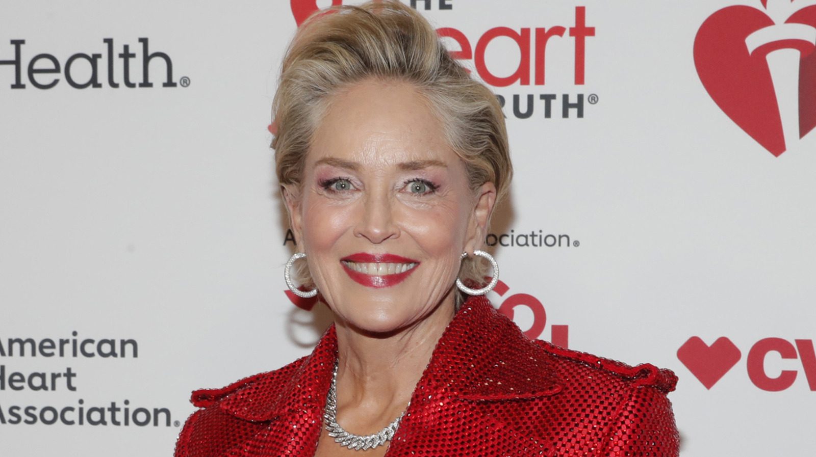 La superbe transformation capillaire de Sharon Stone