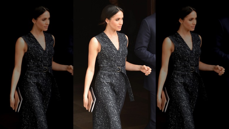 Meghan Markle porte une tenue noire sans manches au mémorial de Stephen Lawrence