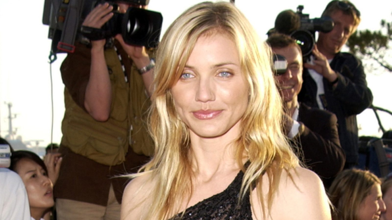 La tenue inappropriée de Cameron Diaz au Festival de Cannes 2002 a attiré l'attention de tout le monde