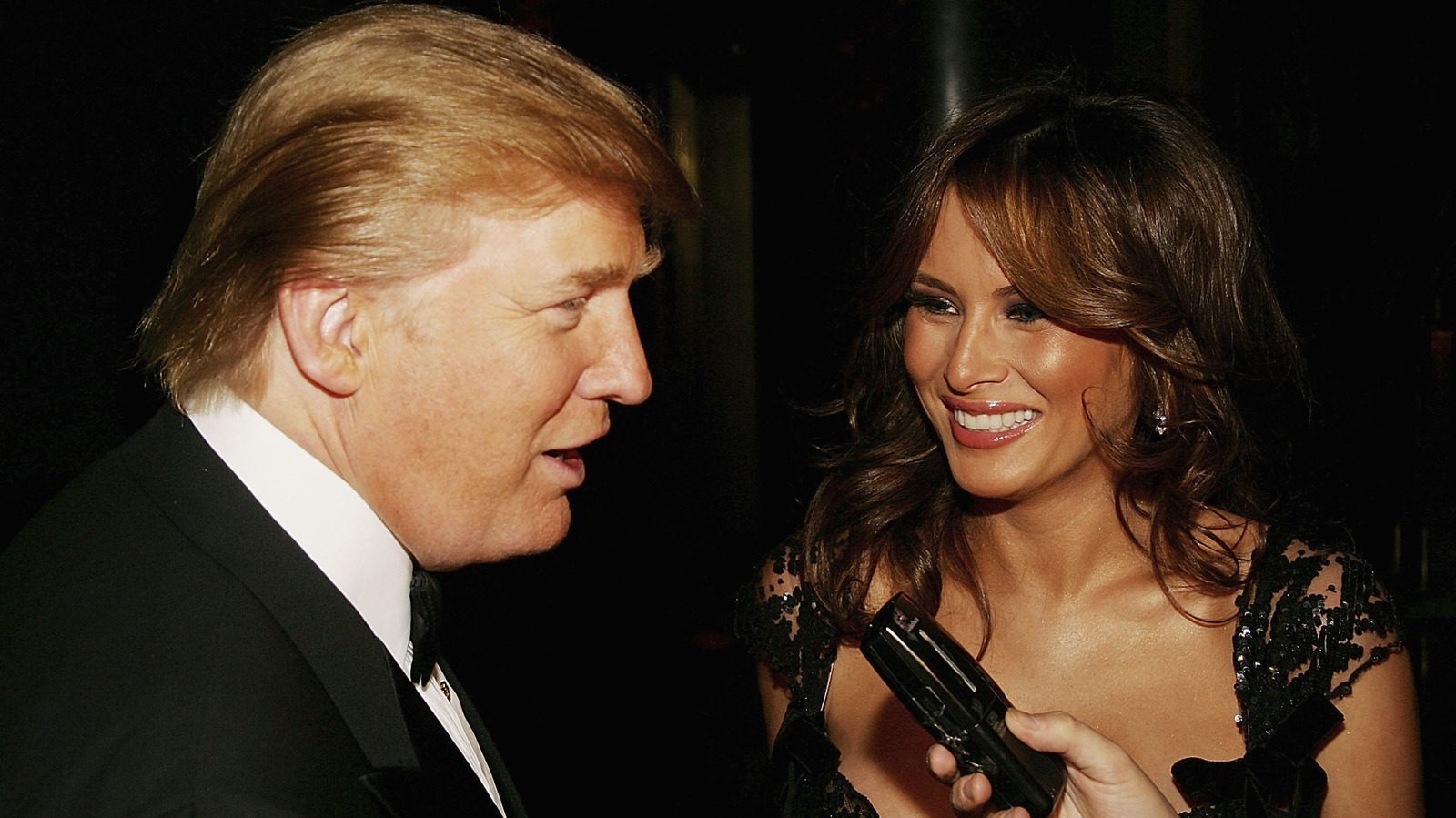 La robe inappropriée ressemblant à de la lingerie de Melania Trump la hantera toujours
