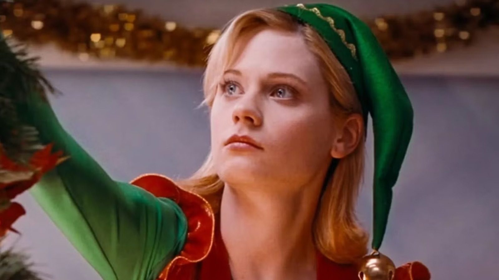 La transformation blonde de Zooey Deschanel pour Elf a ruiné ses cheveux naturels
