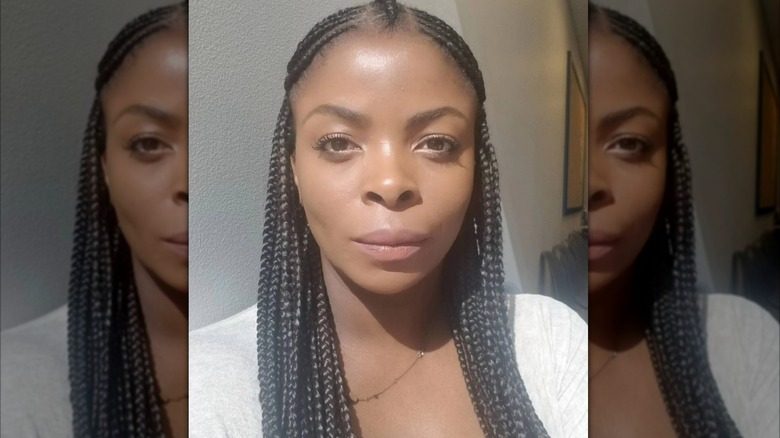 Janelle James avec des tresses