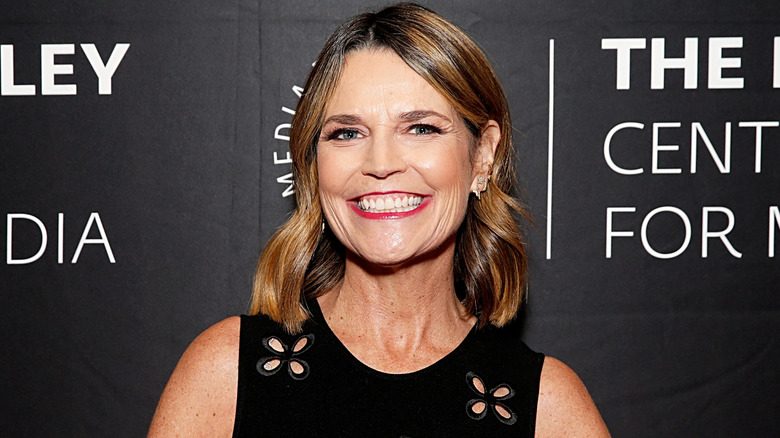 Savannah Guthrie avec du rouge à lèvres