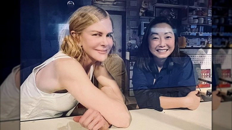 Nicole Kidman pose avec Lulu Wang en mai 2022 (2022)
