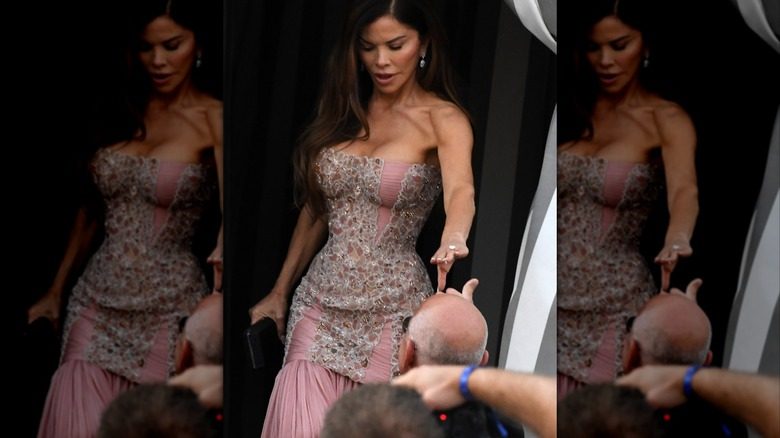 Lauren Sánchez Bezos porte une robe rose