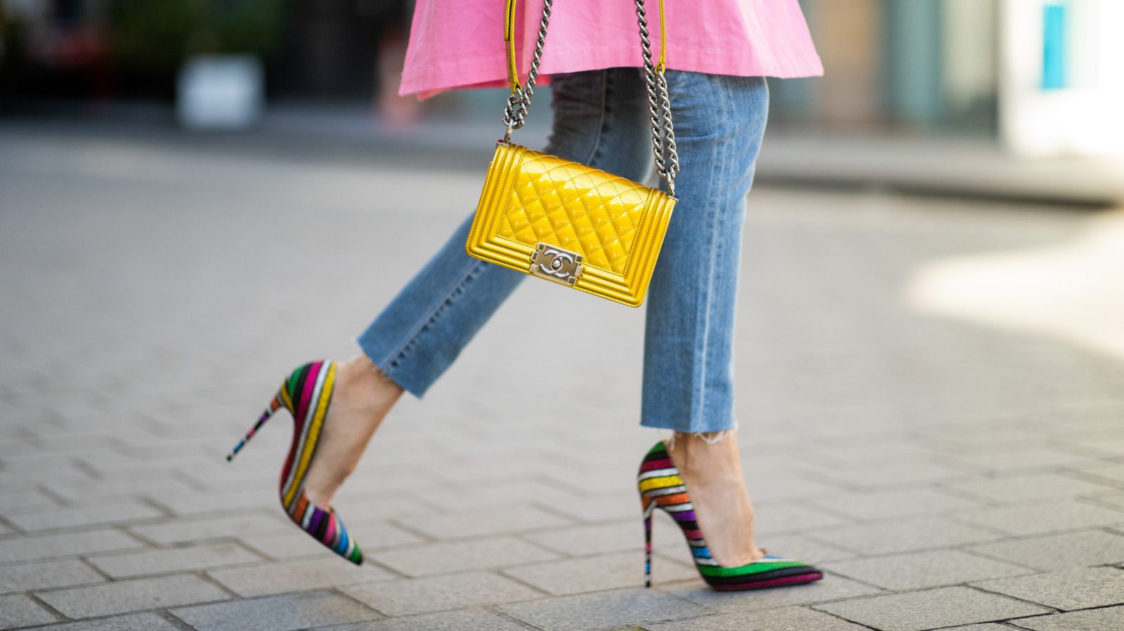Chaussures à éviter de porter avec un jean skinny en 2026 (sauf si vous voulez avoir l'air démodé)