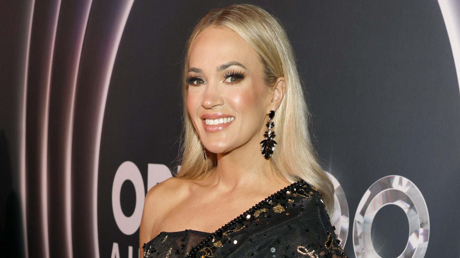 À quoi ressemble Carrie Underwood lorsqu'elle adopte la texture naturelle de ses cheveux