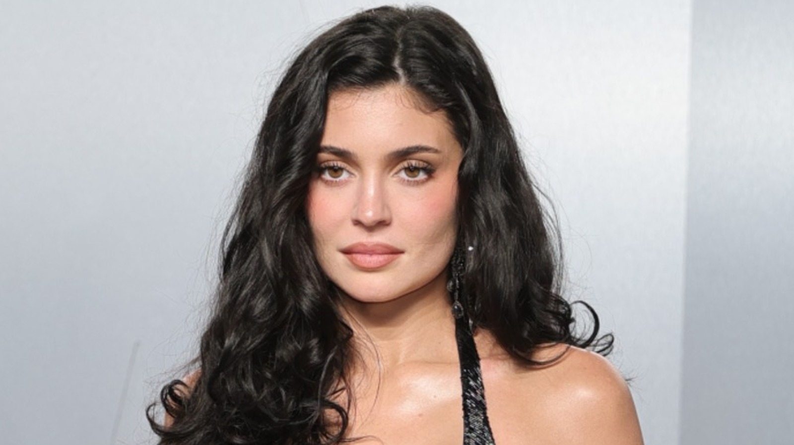 Photos de Kylie Jenner abandonnant le maquillage épais pour un look plus naturel