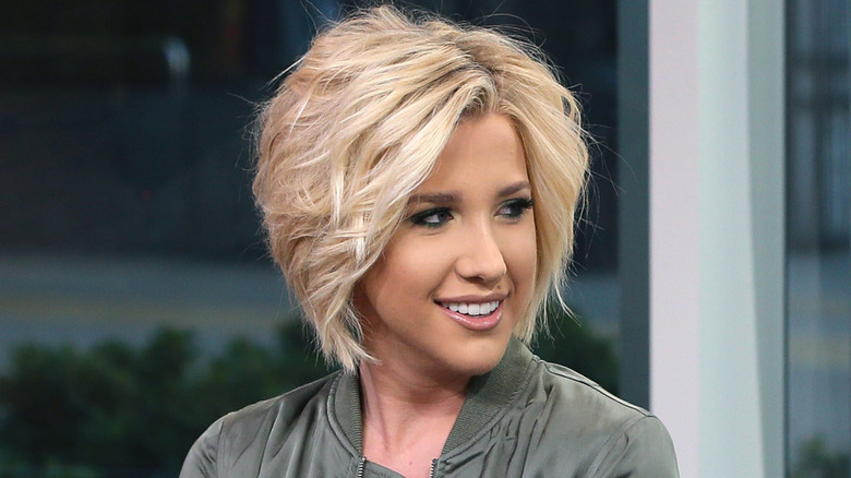 Savannah Chrisley est assise pour une interview en studio