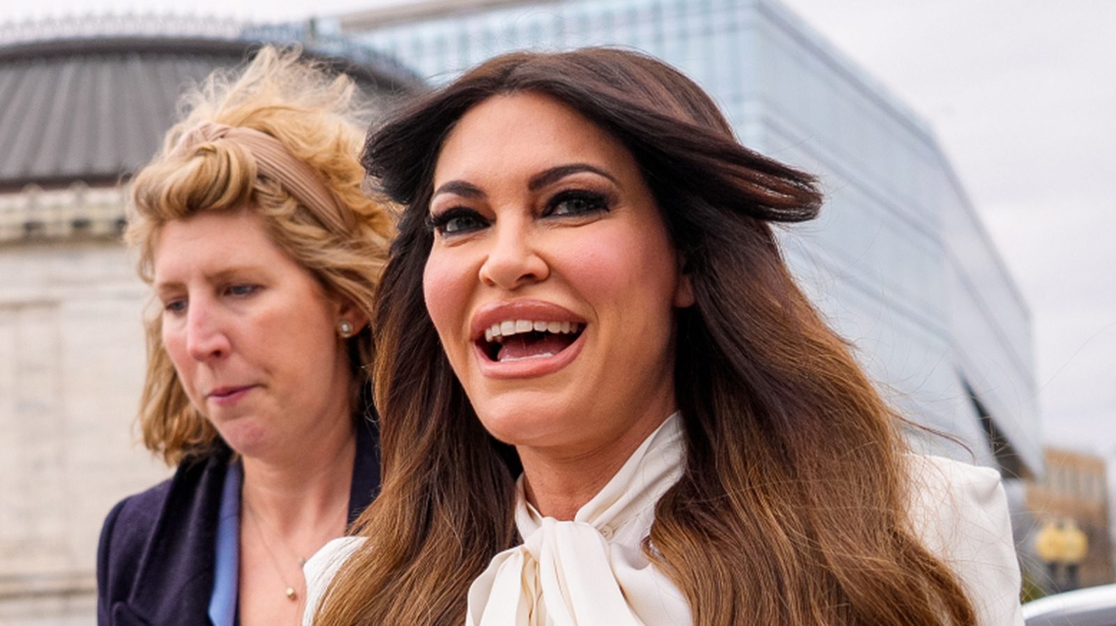 3 tenues inappropriées que Kimberly Guilfoyle a portées en tant qu'ambassadrice en Grèce